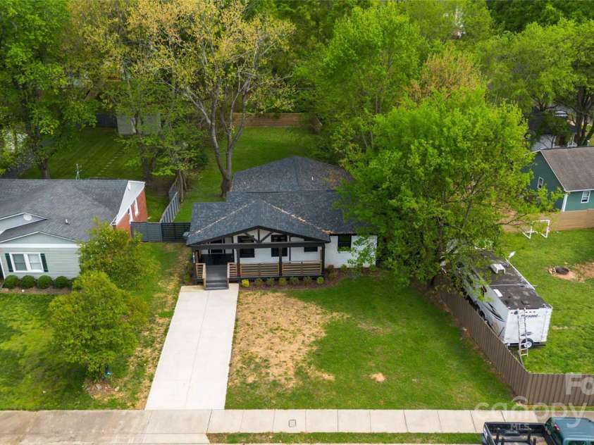 1812 Anderson Street, Charlotte, NC 28205.  MLS# CAR4241914, YatesRealty ID 16149. 