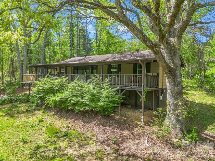 69 Hidden Brook Drive, Hendersonville, NC 28739.  MLS# CAR4374342, YatesRealty ID 16149. 