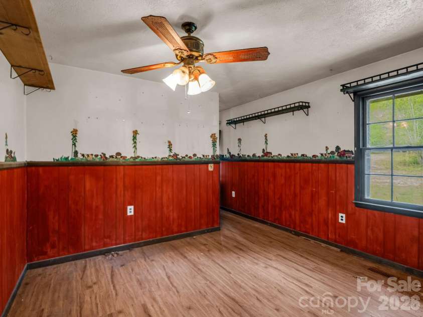 69 Hidden Brook Drive, Hendersonville, NC 28739.  MLS# CAR4374342, YatesRealty ID 16149. 