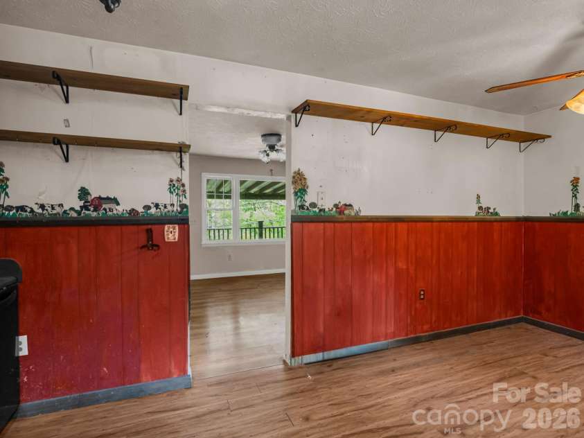 69 Hidden Brook Drive, Hendersonville, NC 28739.  MLS# CAR4374342, YatesRealty ID 16149. 