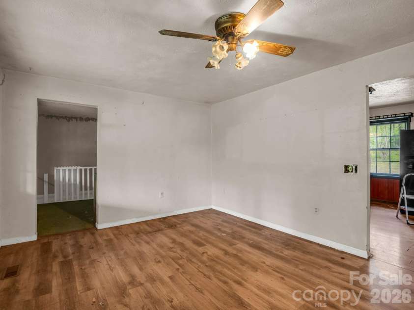 69 Hidden Brook Drive, Hendersonville, NC 28739.  MLS# CAR4374342, YatesRealty ID 16149. 