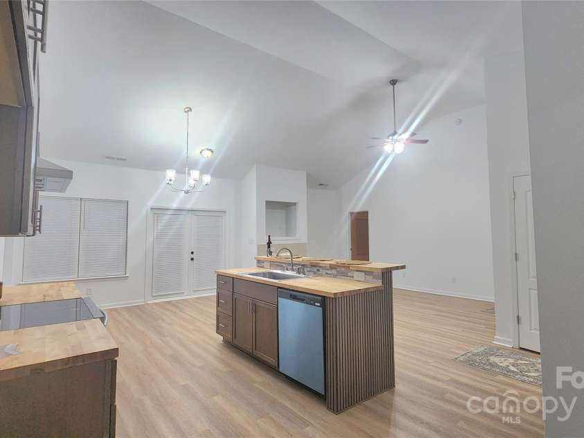 201 Tarrington Drive, Statesville, NC 28625.  MLS# CAR4293154, YatesRealty ID 1615. Kitchen view