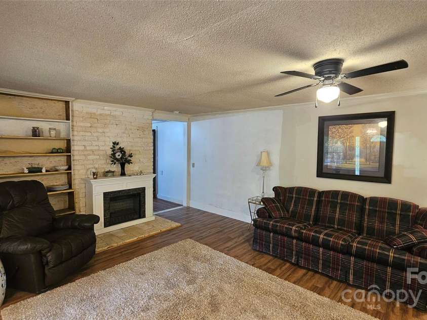 140 Dalu Lane, Harmony, NC 28634.  MLS# CAR4263848, YatesRealty ID 16151. 