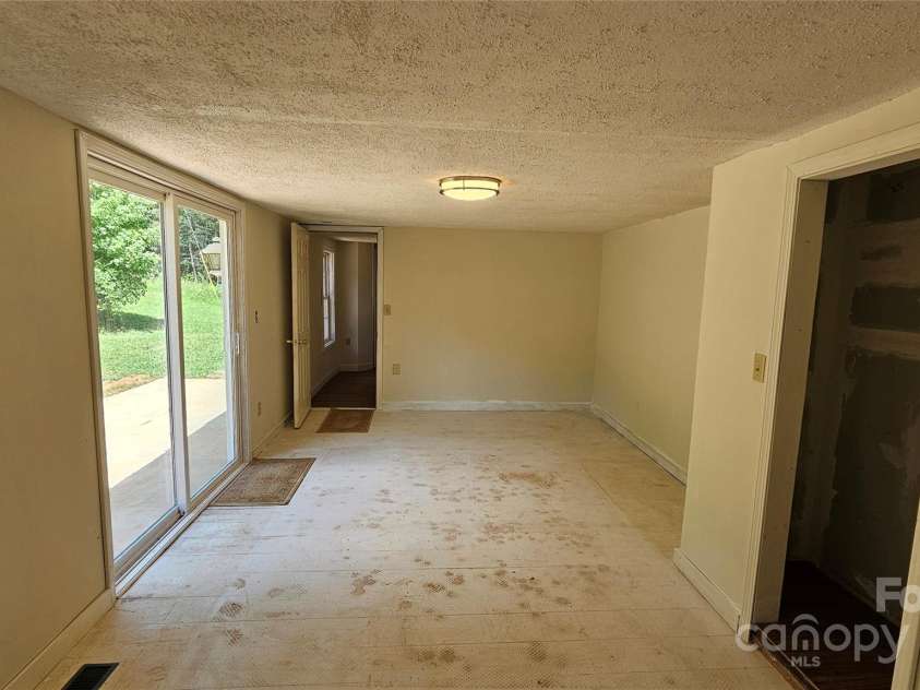 140 Dalu Lane, Harmony, NC 28634.  MLS# CAR4263848, YatesRealty ID 16151. 
