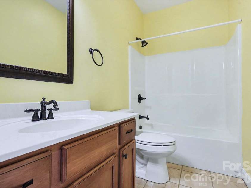 170 Saint James Way, Salisbury, NC 28147.  MLS# CAR4325625, YatesRealty ID 16151. Bathroom