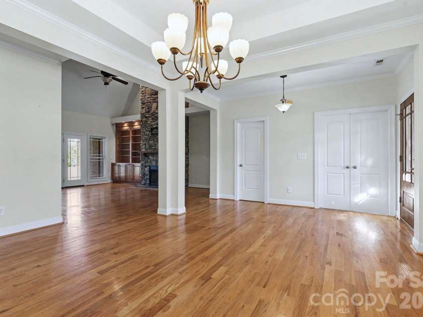 170 Saint James Way, Salisbury, NC 28147.  MLS# CAR4325625, YatesRealty ID 16151. Large dining room