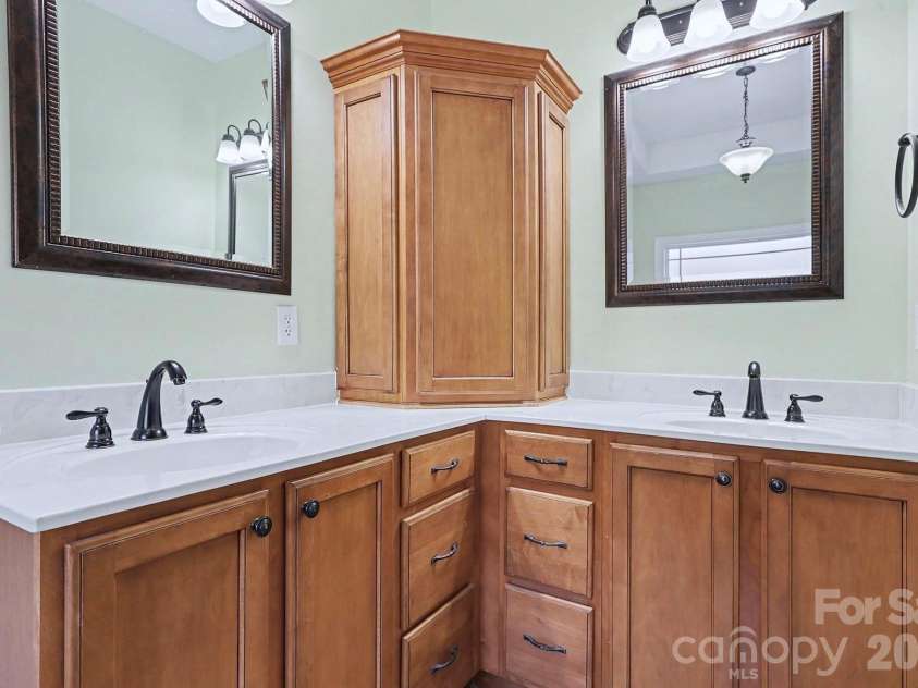 170 Saint James Way, Salisbury, NC 28147.  MLS# CAR4325625, YatesRealty ID 16151. Primary bathroom