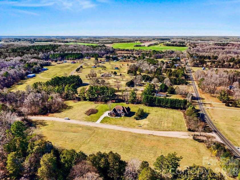 170 Saint James Way, Salisbury, NC 28147.  MLS# CAR4325625, YatesRealty ID 16151. Private lot