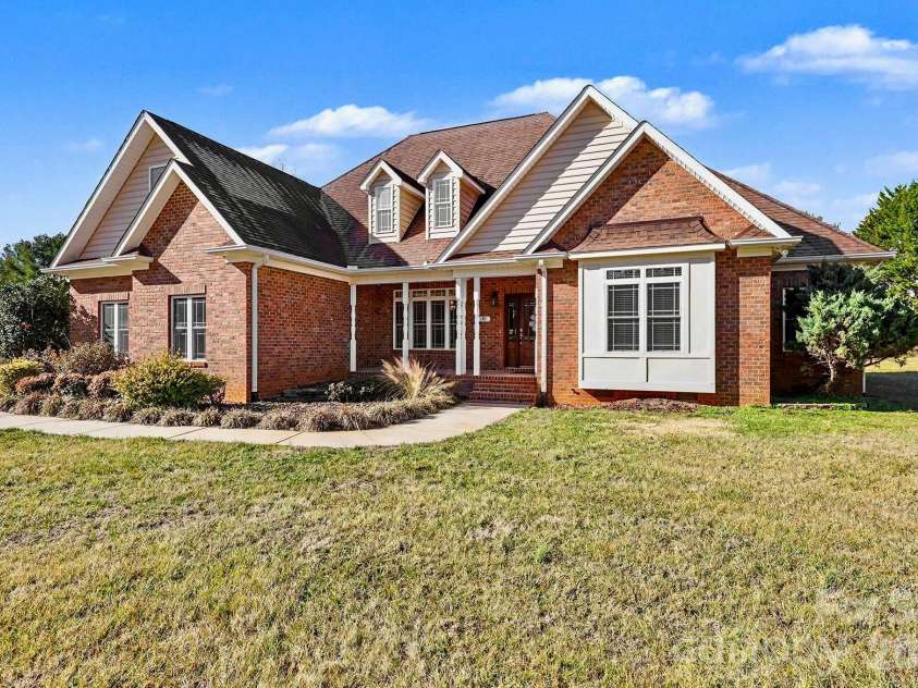 170 Saint James Way, Salisbury, NC 28147.  MLS# CAR4325625, YatesRealty ID 16151. Side view