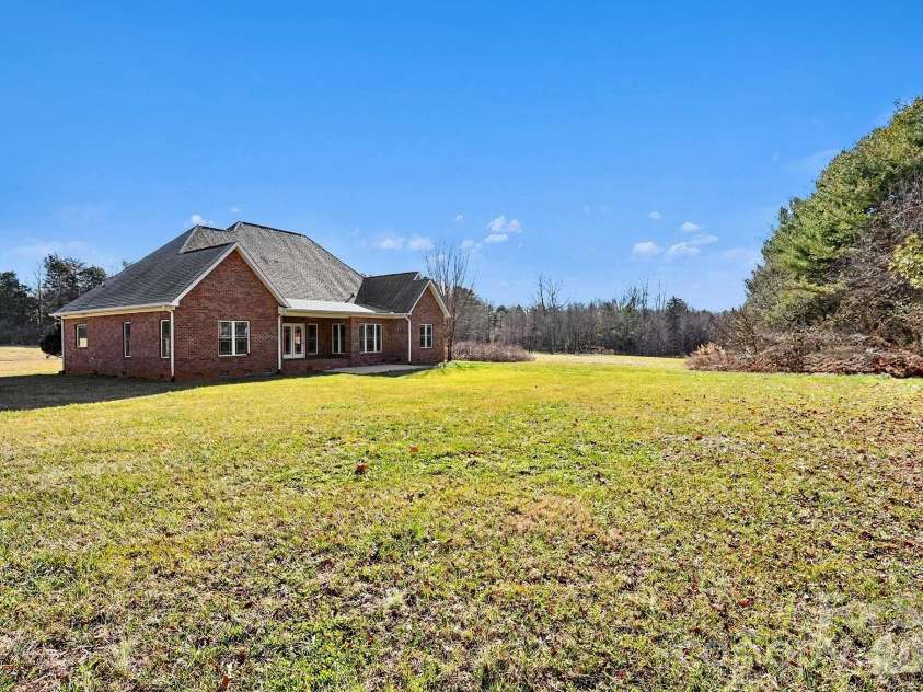 170 Saint James Way, Salisbury, NC 28147.  MLS# CAR4325625, YatesRealty ID 16151. Spacious lot