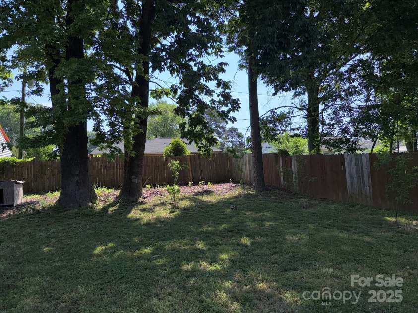 9624 Langston Mill Road, Charlotte, NC 28216.  MLS# CAR4210799, YatesRealty ID 16152. 