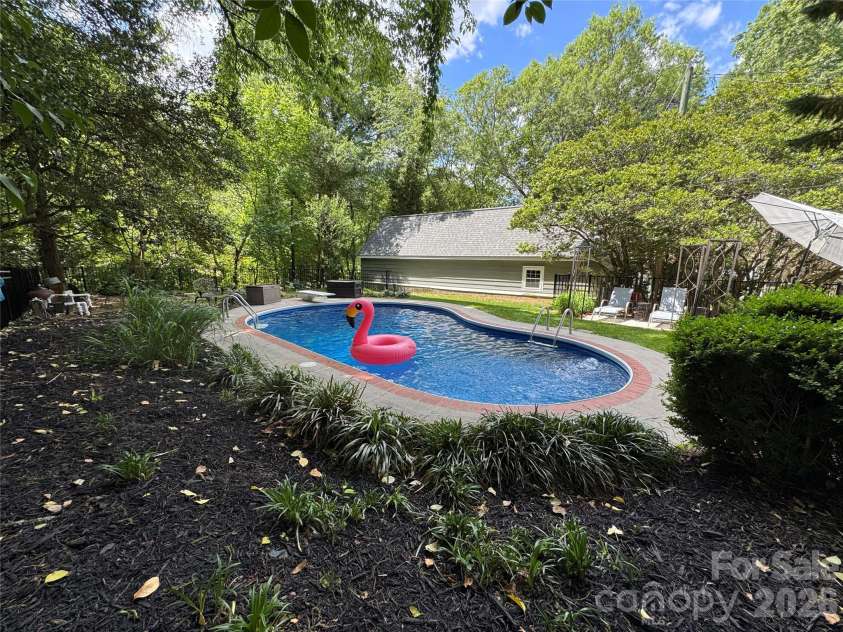 70 Washington Lane, Concord, NC 28025.  MLS# CAR4371911, YatesRealty ID 16153. 