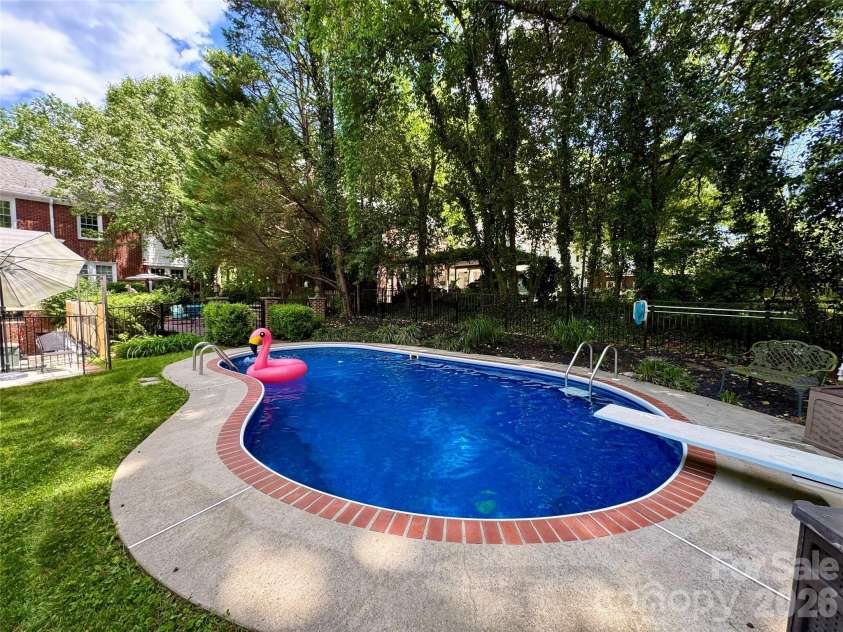 70 Washington Lane, Concord, NC 28025.  MLS# CAR4371911, YatesRealty ID 16153. 