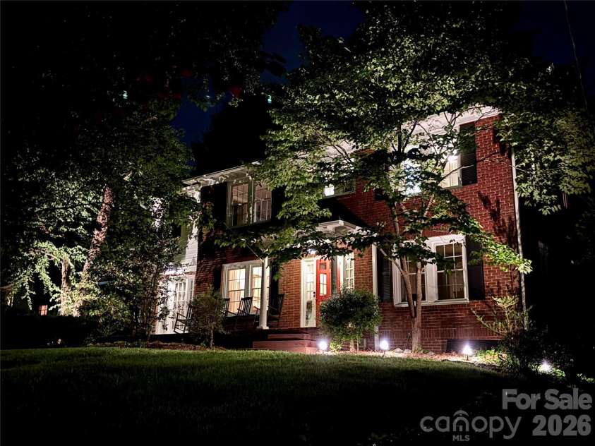 70 Washington Lane, Concord, NC 28025.  MLS# CAR4371911, YatesRealty ID 16153. 