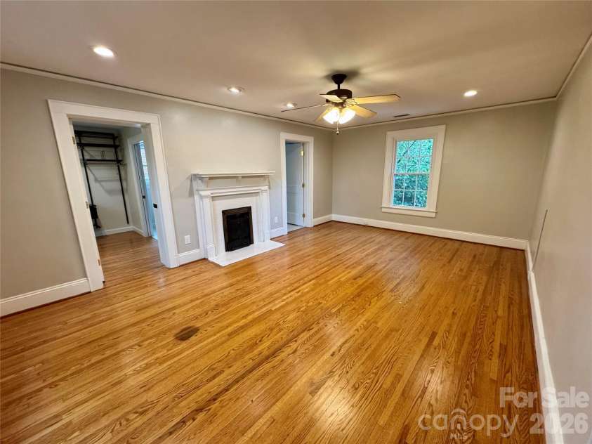 70 Washington Lane, Concord, NC 28025.  MLS# CAR4371911, YatesRealty ID 16153. 