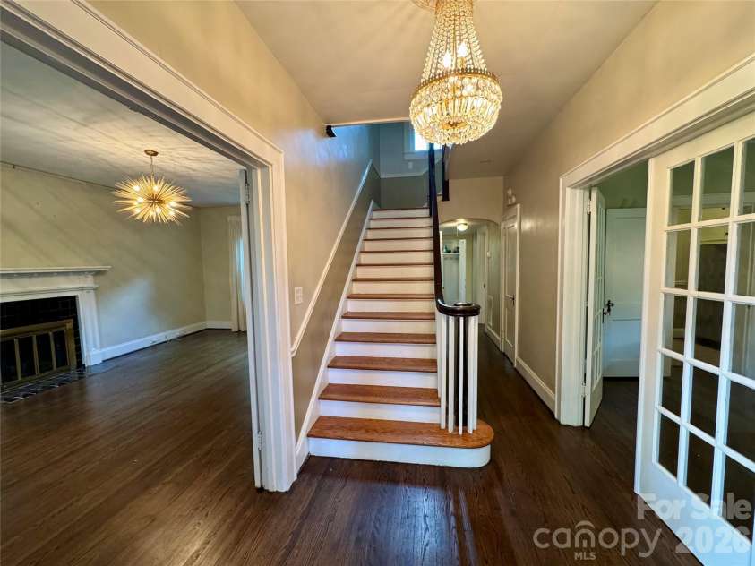 70 Washington Lane, Concord, NC 28025.  MLS# CAR4371911, YatesRealty ID 16153. Foyer