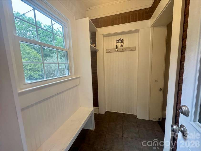 70 Washington Lane, Concord, NC 28025.  MLS# CAR4371911, YatesRealty ID 16153. Mudroom