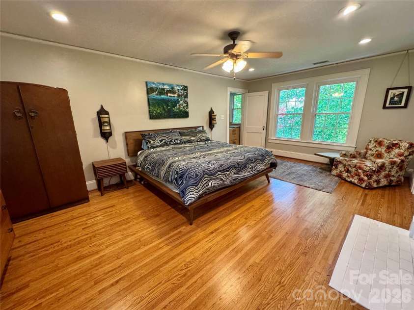 70 Washington Lane, Concord, NC 28025.  MLS# CAR4371911, YatesRealty ID 16153. Primary Bedroom 