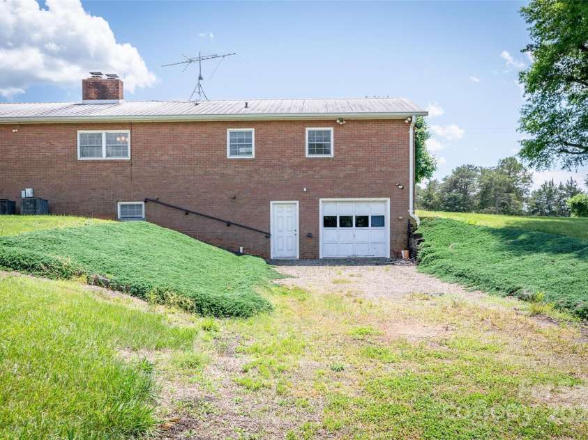 765 York Institute Road, Hiddenite, NC 28636.  MLS# CAR4260914, YatesRealty ID 16153. 