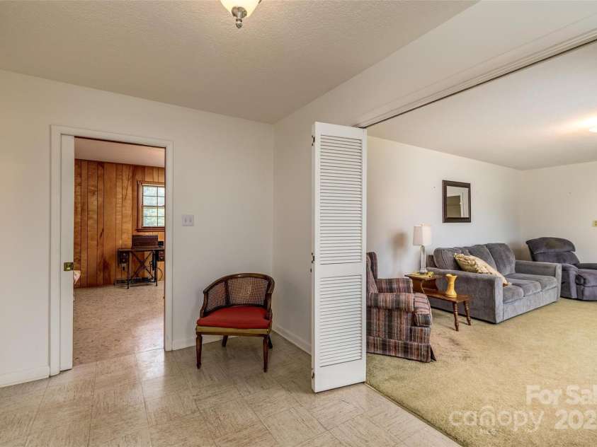 765 York Institute Road, Hiddenite, NC 28636.  MLS# CAR4260914, YatesRealty ID 16153. 