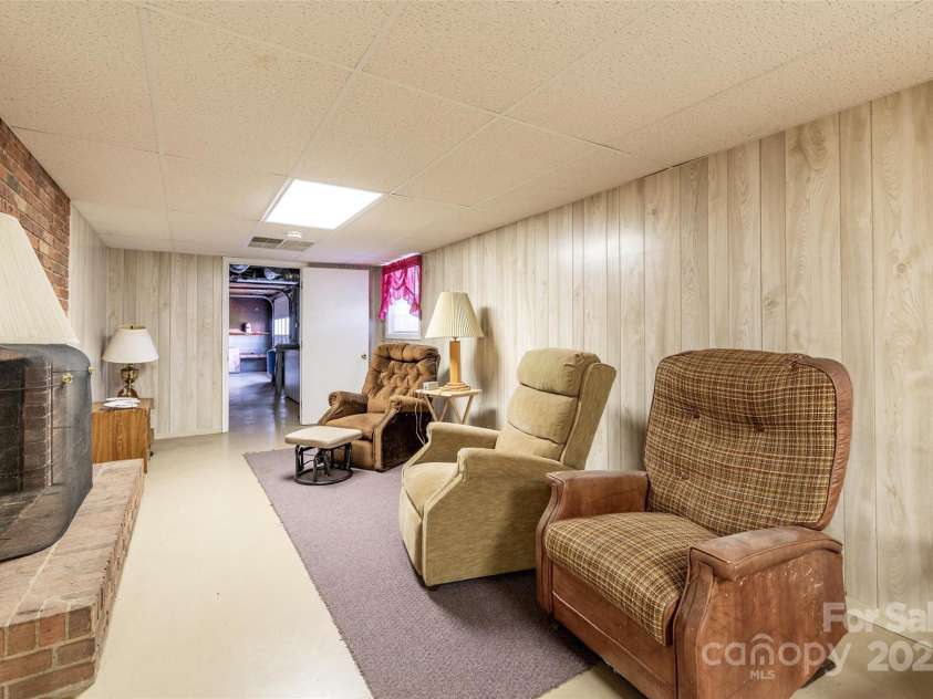 765 York Institute Road, Hiddenite, NC 28636.  MLS# CAR4260914, YatesRealty ID 16153. 