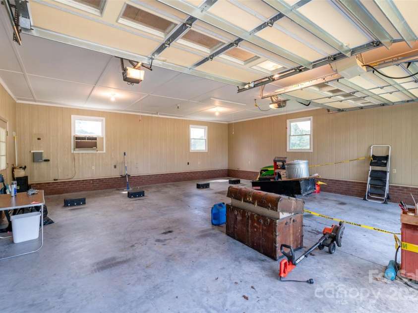 765 York Institute Road, Hiddenite, NC 28636.  MLS# CAR4260914, YatesRealty ID 16153. Huge oversized garage