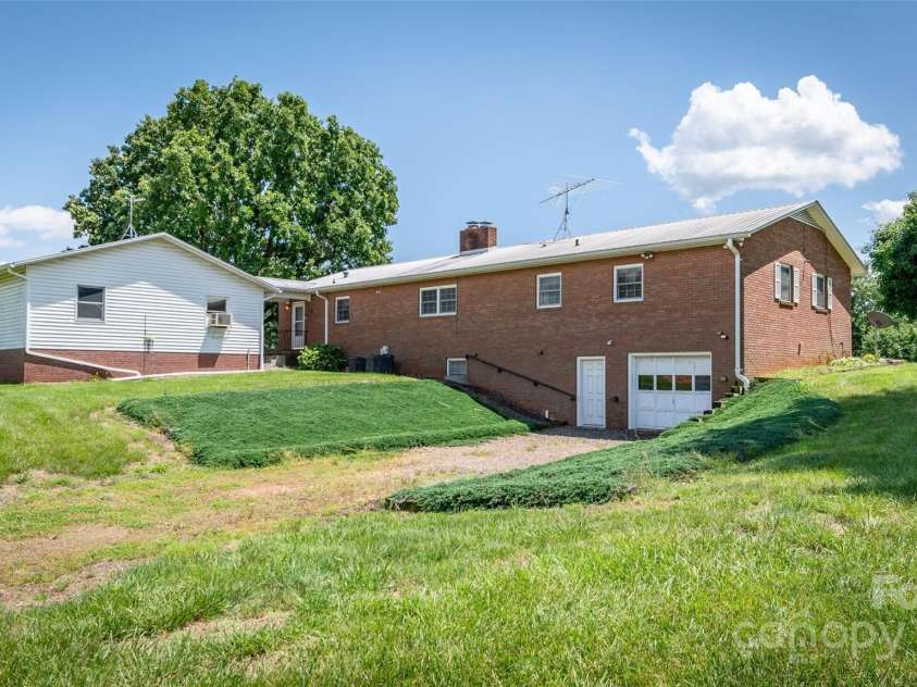 765 York Institute Road, Hiddenite, NC 28636.  MLS# CAR4260914, YatesRealty ID 16153. Walk out basement