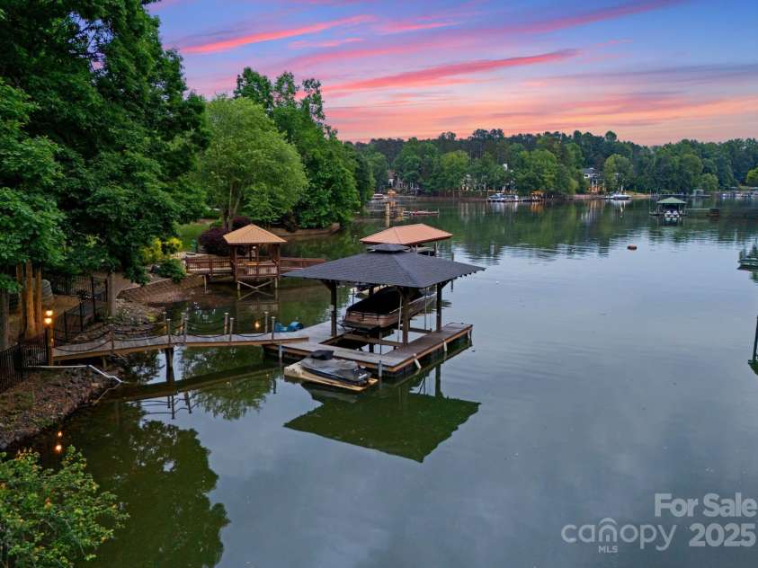 116 Creeky Hollow Drive, Mooresville, NC 28117.  MLS# CAR4259678, YatesRealty ID 16154. 