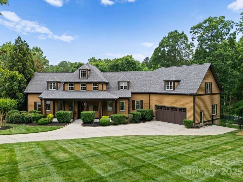 116 Creeky Hollow Drive, Mooresville, NC 28117.  MLS# CAR4259678, YatesRealty ID 16154. 