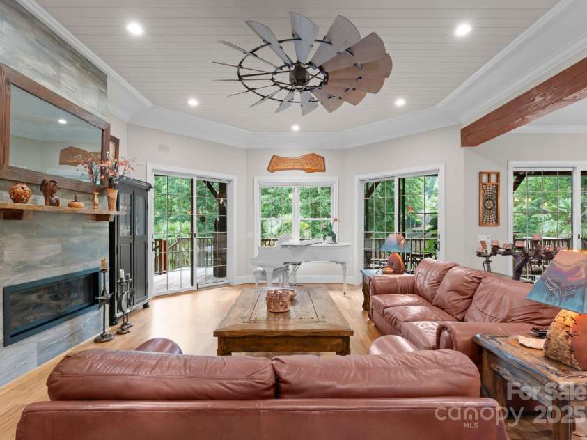 116 Creeky Hollow Drive, Mooresville, NC 28117.  MLS# CAR4259678, YatesRealty ID 16154. 
