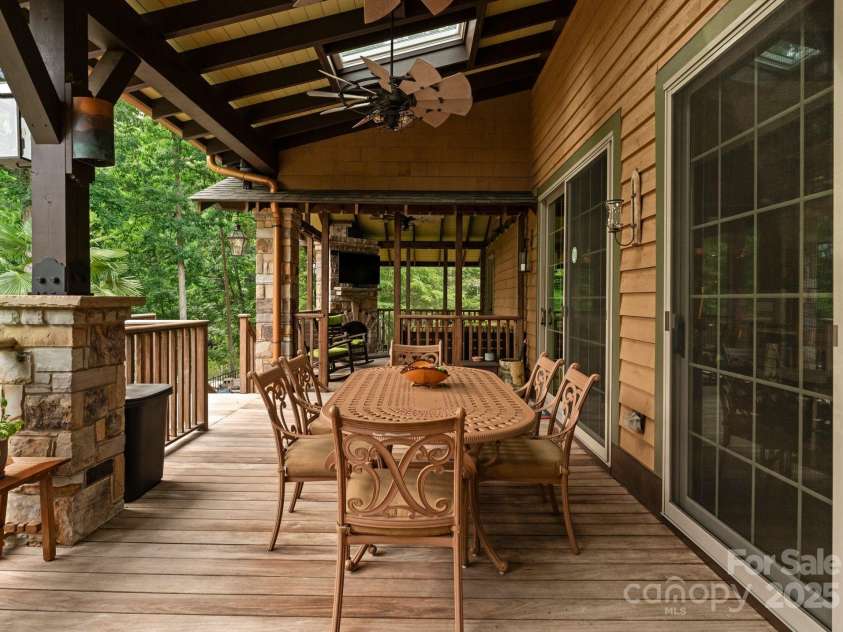 116 Creeky Hollow Drive, Mooresville, NC 28117.  MLS# CAR4259678, YatesRealty ID 16154. 