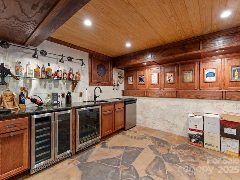 116 Creeky Hollow Drive, Mooresville, NC 28117.  MLS# CAR4259678, YatesRealty ID 16154. 