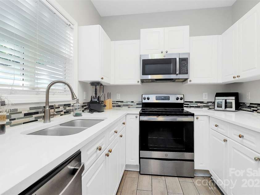 5943 Pisgah Way, Charlotte, NC 28217.  MLS# CAR4254416, YatesRealty ID 16155. 