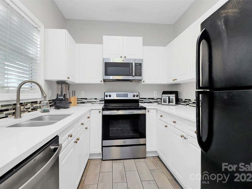 5943 Pisgah Way, Charlotte, NC 28217.  MLS# CAR4254416, YatesRealty ID 16155. 