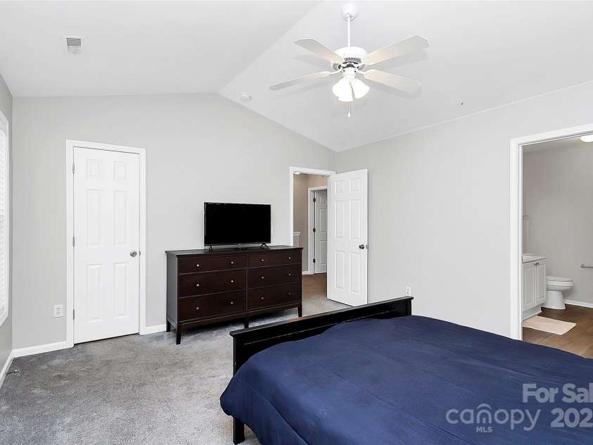 5943 Pisgah Way, Charlotte, NC 28217.  MLS# CAR4254416, YatesRealty ID 16155. 