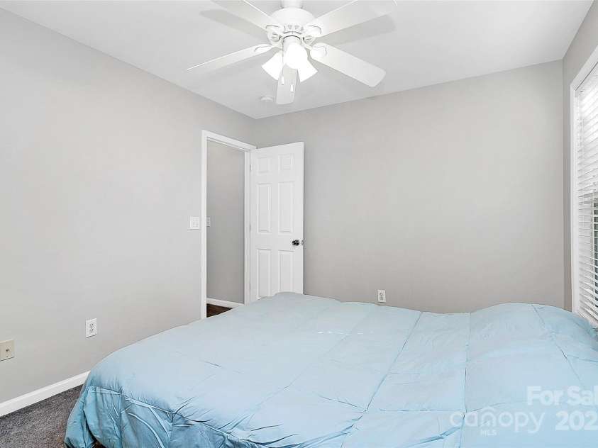 5943 Pisgah Way, Charlotte, NC 28217.  MLS# CAR4254416, YatesRealty ID 16155. 
