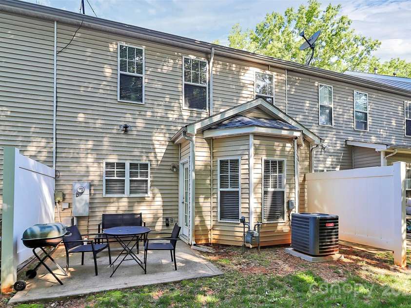 5943 Pisgah Way, Charlotte, NC 28217.  MLS# CAR4254416, YatesRealty ID 16155. 