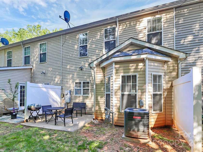5943 Pisgah Way, Charlotte, NC 28217.  MLS# CAR4254416, YatesRealty ID 16155. 