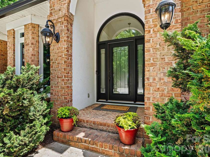 22026 Satilla Drive, Cornelius, NC 28031.  MLS# CAR4369674, YatesRealty ID 16156. 