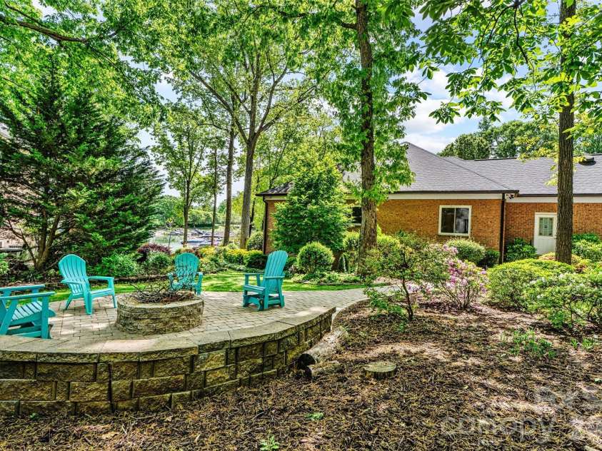 22026 Satilla Drive, Cornelius, NC 28031.  MLS# CAR4369674, YatesRealty ID 16156. 