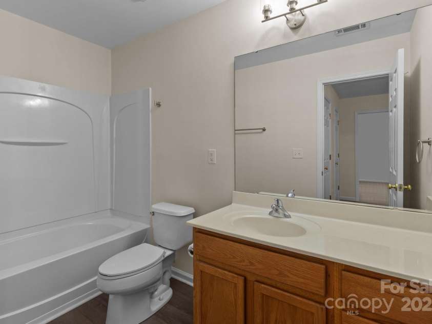 2592 Brackley Place, Concord, NC 28027.  MLS# CAR4230739, YatesRealty ID 16156. Full Bath - Upper Level