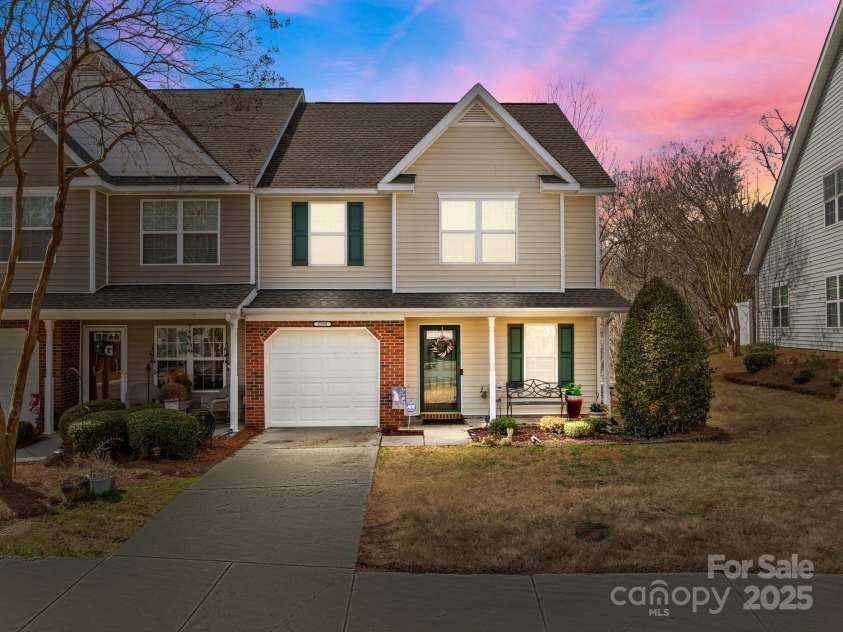 2592 Brackley Place, Concord, NC 28027.  MLS# CAR4230739, YatesRealty ID 16156. Renovated end-unit townhome in Concord!