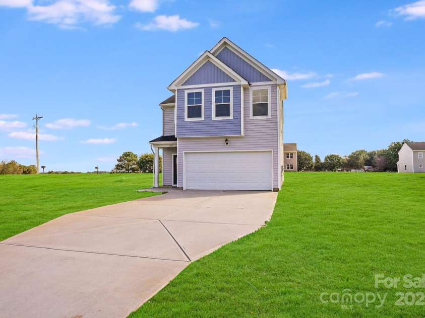 103 Red Cedar Lane, Statesville, NC 28625.  MLS# CAR4309198, YatesRealty ID 16157. 