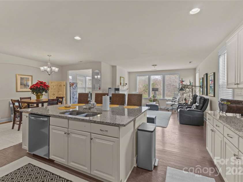 129 Johnson Manor Street, Mooresville, NC 28115.  MLS# CAR4197024, YatesRealty ID 16157. 