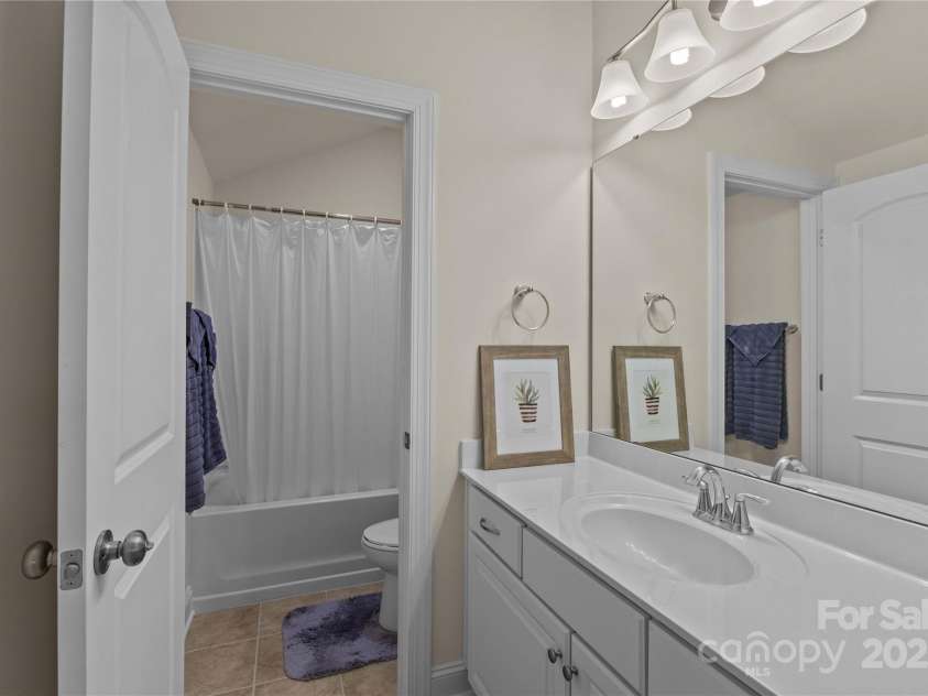 129 Johnson Manor Street, Mooresville, NC 28115.  MLS# CAR4197024, YatesRealty ID 16157. 