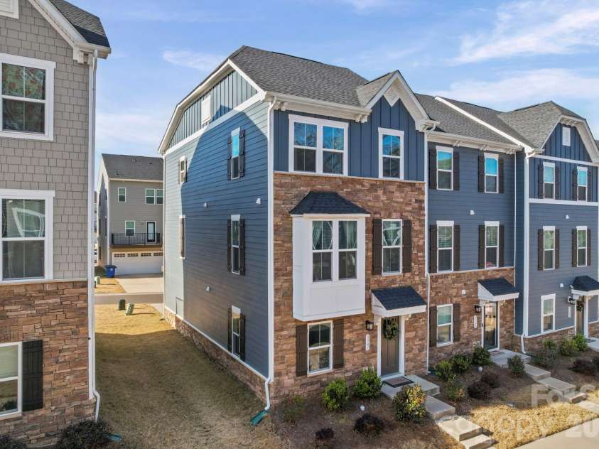 3501 Timber Mill Drive, Matthews, NC 28104.  MLS# CAR4340505, YatesRealty ID 16158. 