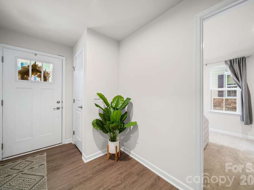 3501 Timber Mill Drive, Matthews, NC 28104.  MLS# CAR4340505, YatesRealty ID 16158. 