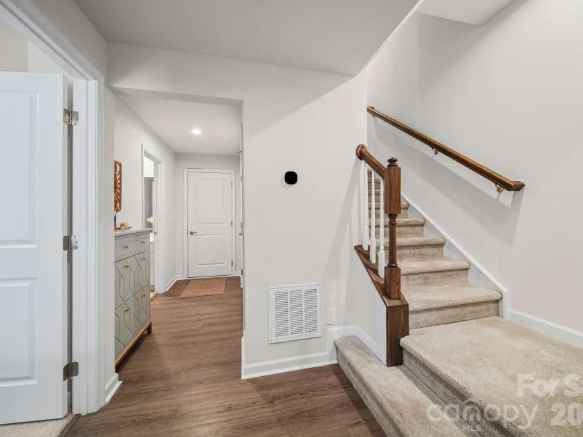 3501 Timber Mill Drive, Matthews, NC 28104.  MLS# CAR4340505, YatesRealty ID 16158. 