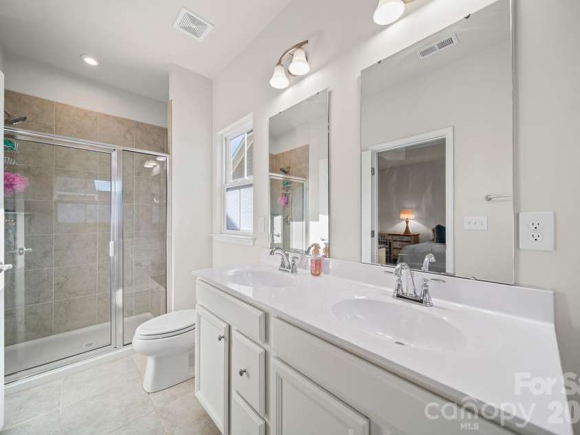 3501 Timber Mill Drive, Matthews, NC 28104.  MLS# CAR4340505, YatesRealty ID 16158. 