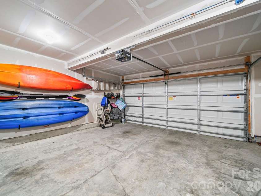 3501 Timber Mill Drive, Matthews, NC 28104.  MLS# CAR4340505, YatesRealty ID 16158. 